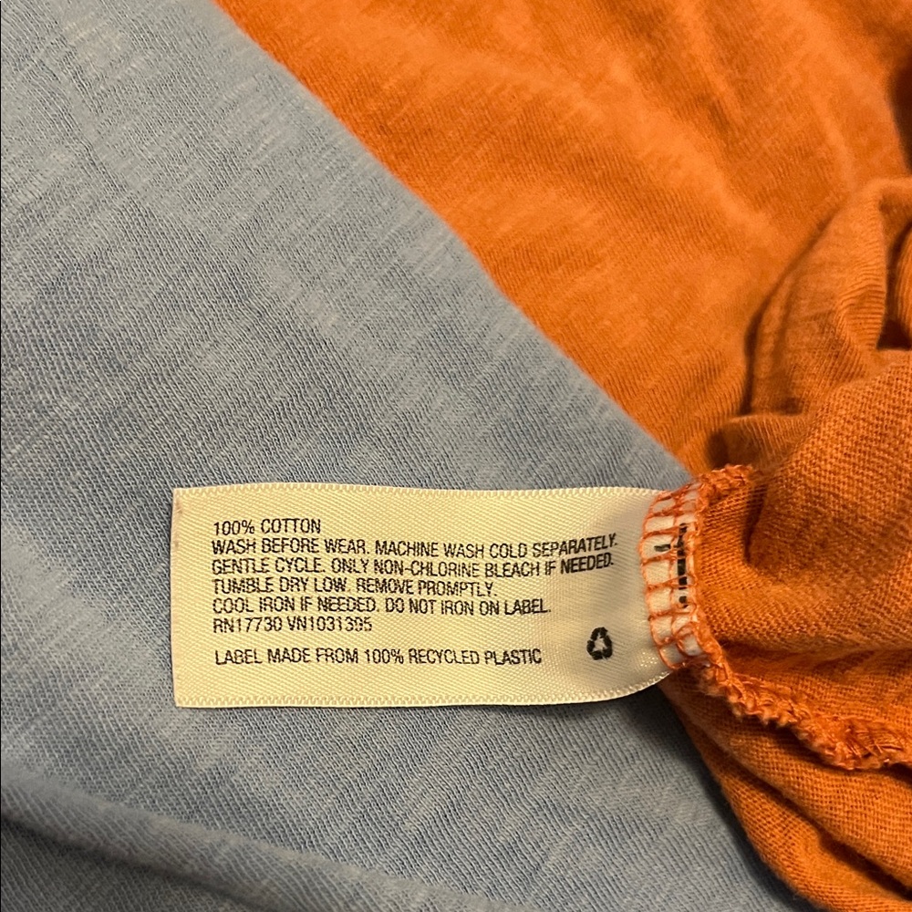 Universal Thread V-Neck T-Shirts - Picture 4 of 5